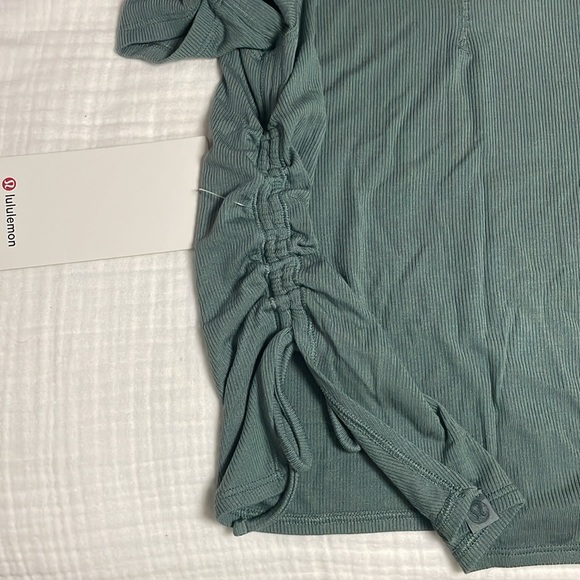 Lululemon Side Cinch Ribbed T-shirt - Picture 4 of 5